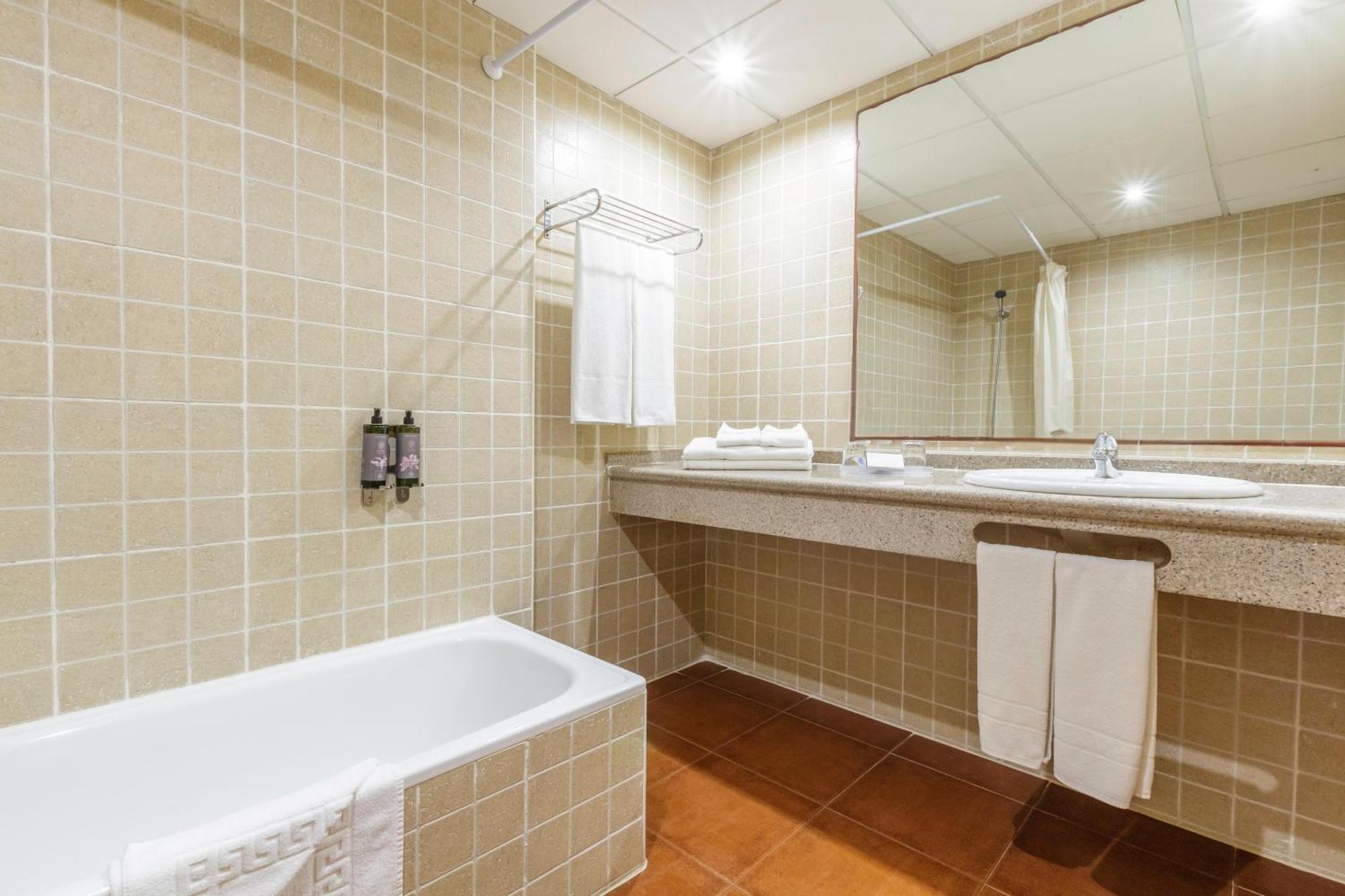 Apartamentos Best Alcazar Ла-Еррадура Екстер'єр фото