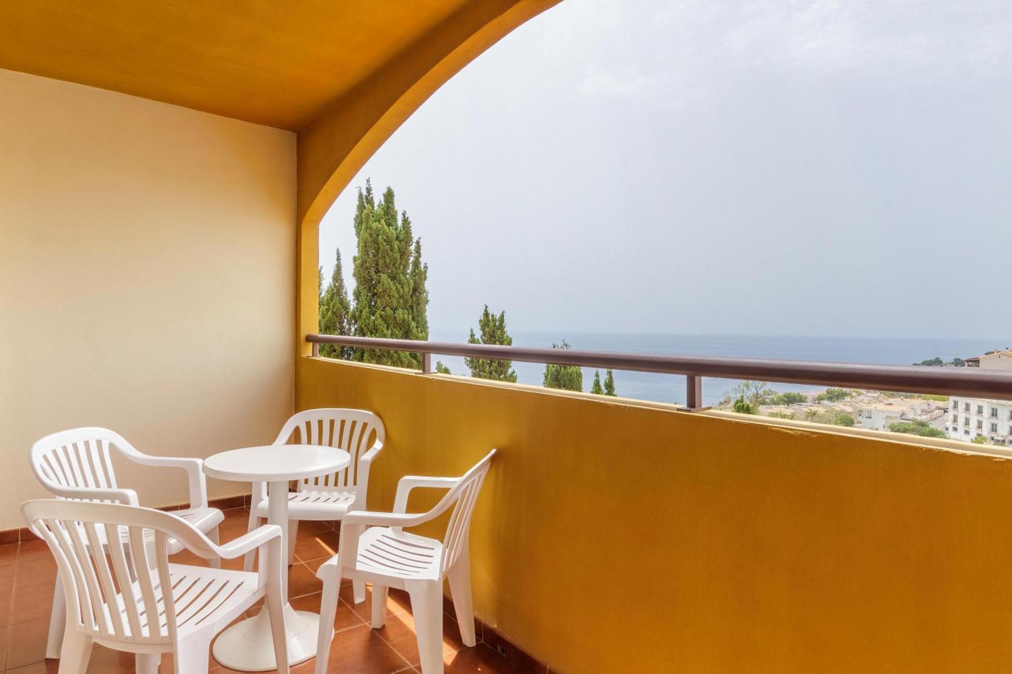 Apartamentos Best Alcazar Ла-Еррадура Екстер'єр фото