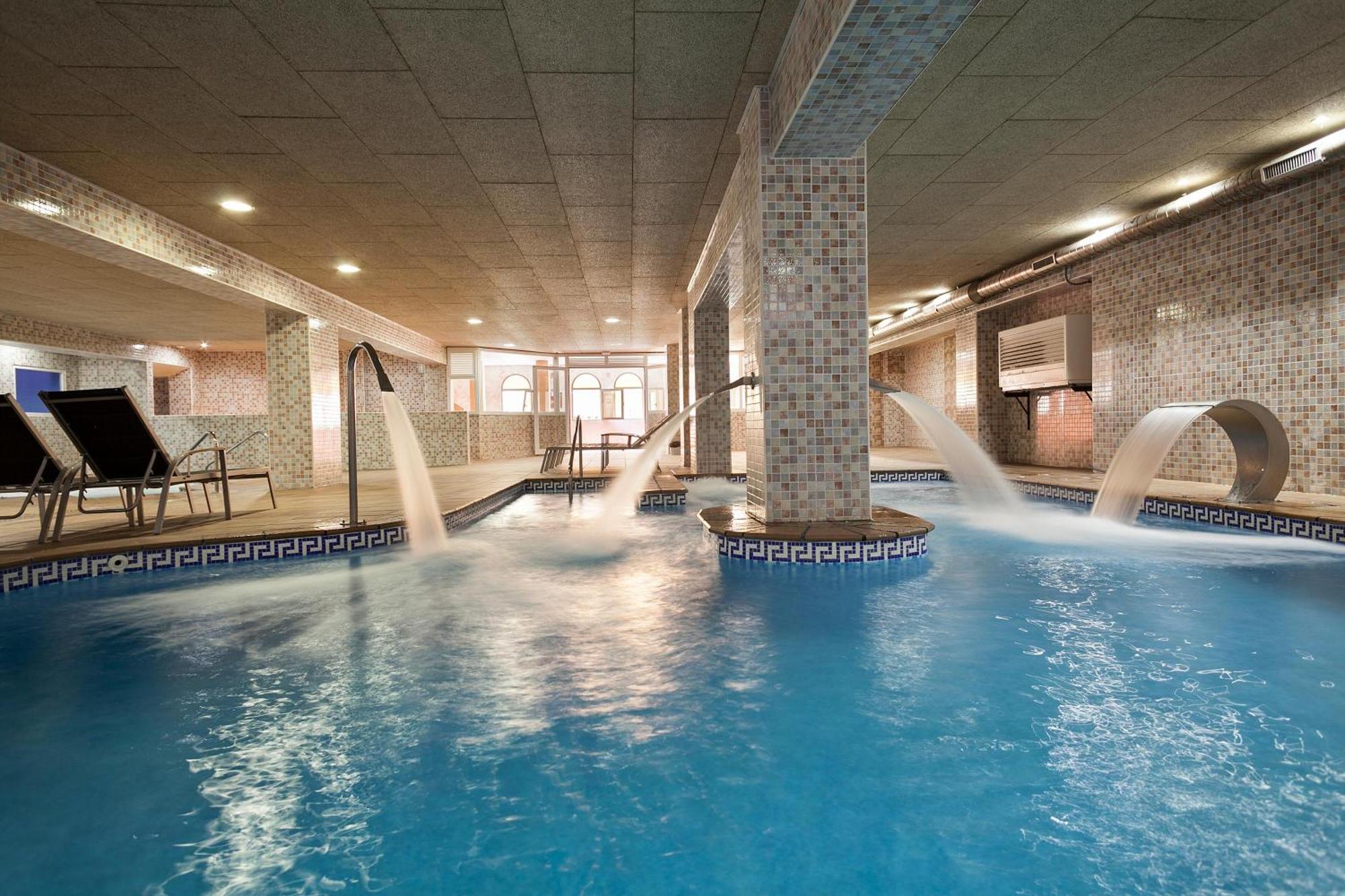 Apartamentos Best Alcazar Ла-Еррадура Екстер'єр фото