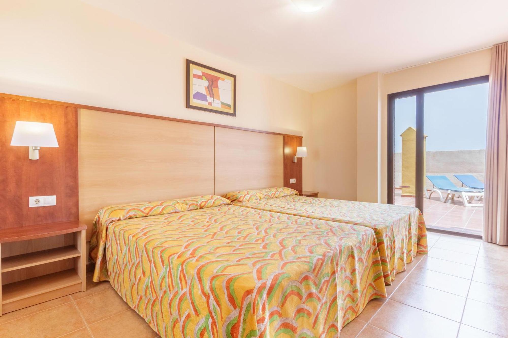 Apartamentos Best Alcazar Ла-Еррадура Екстер'єр фото