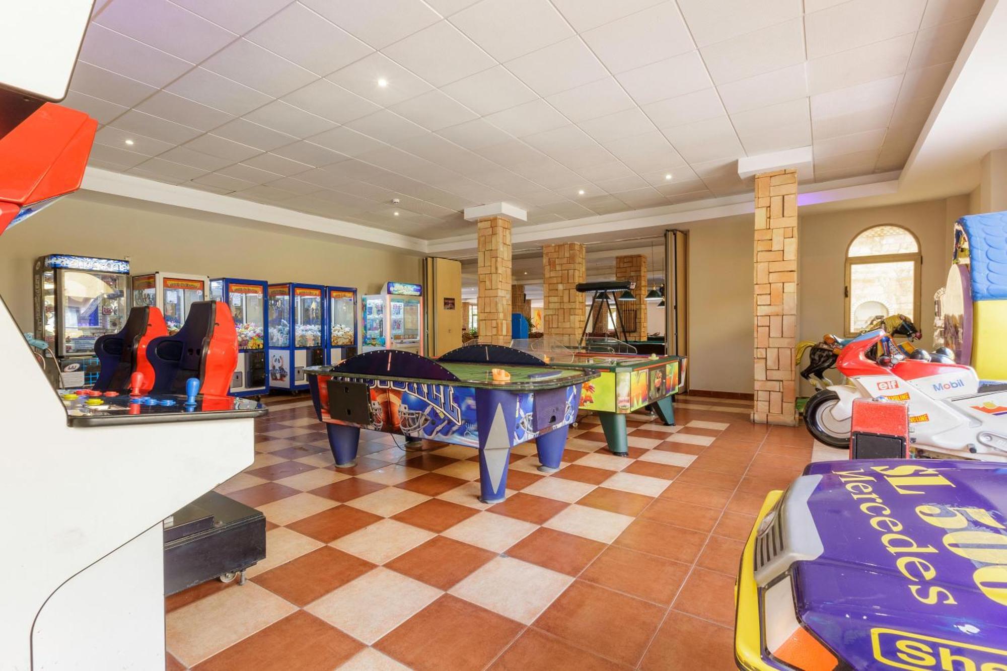 Apartamentos Best Alcazar Ла-Еррадура Екстер'єр фото