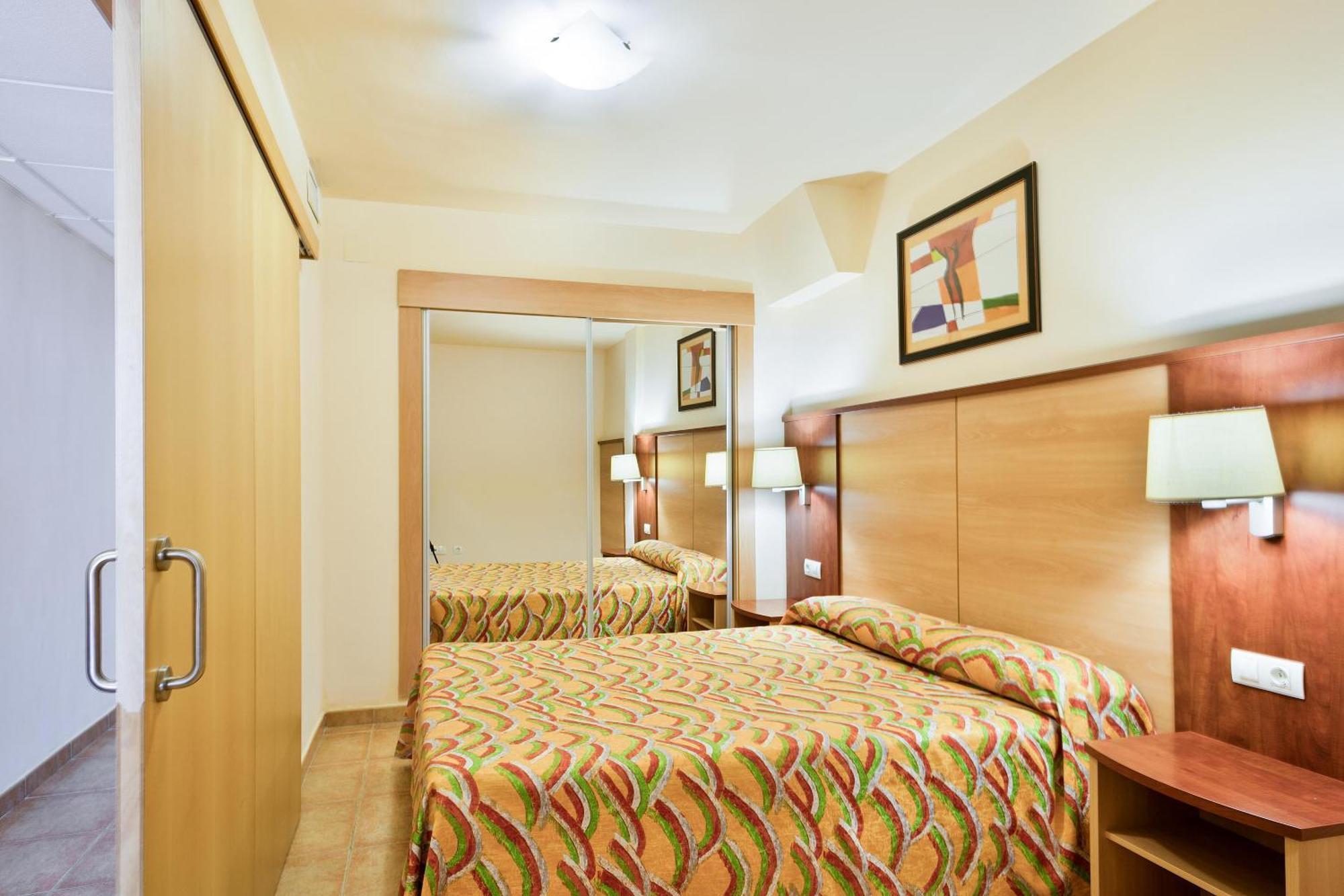 Apartamentos Best Alcazar Ла-Еррадура Екстер'єр фото