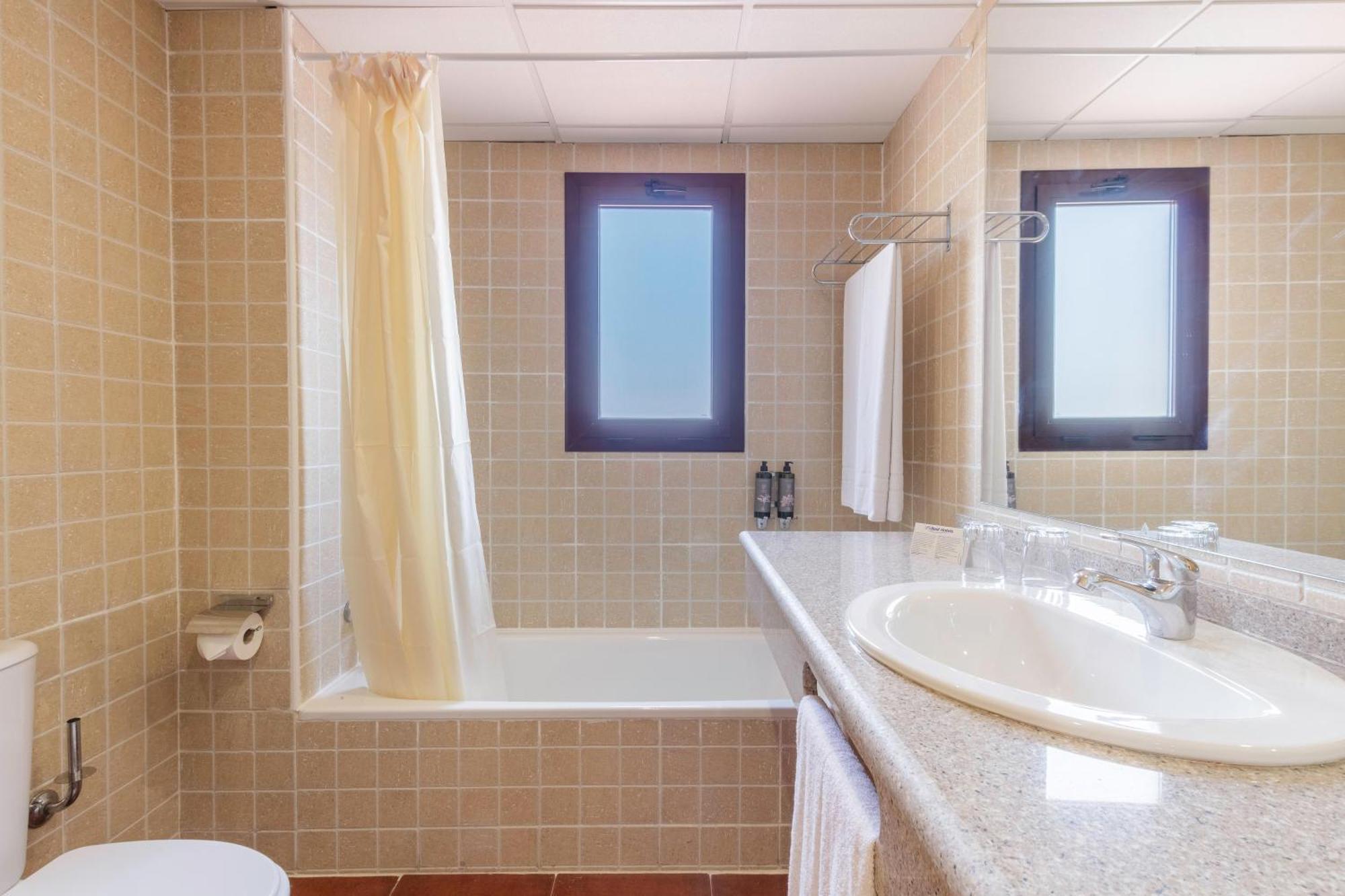 Apartamentos Best Alcazar Ла-Еррадура Екстер'єр фото