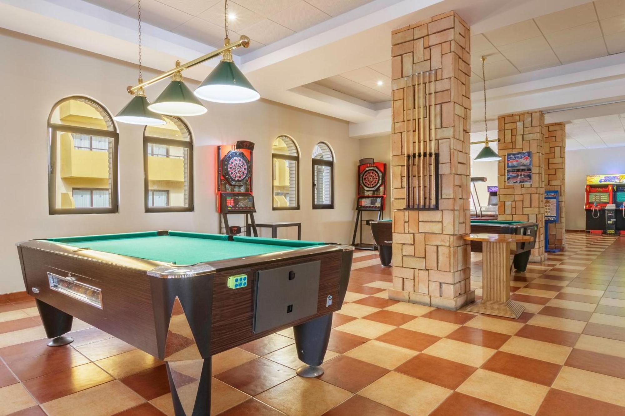 Apartamentos Best Alcazar Ла-Еррадура Екстер'єр фото