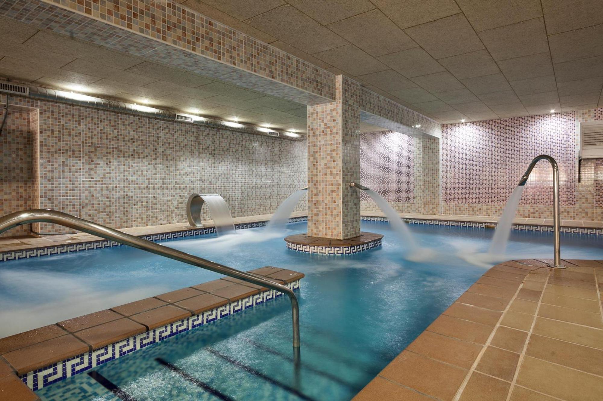 Apartamentos Best Alcazar Ла-Еррадура Екстер'єр фото